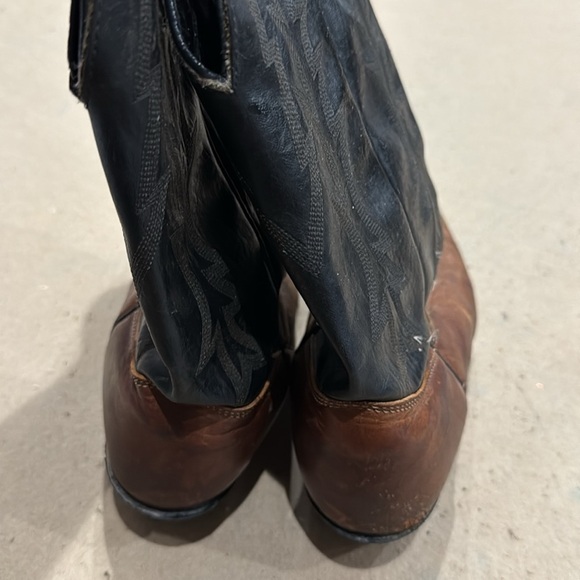 Texas Brown and Black Western Cowboy Boots - Picture 3 of 5